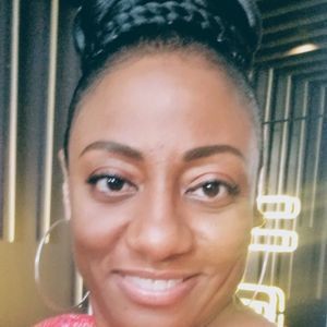 Meet your Posher, Kenisha